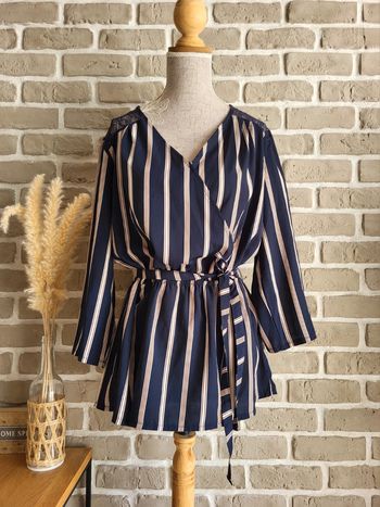Blouse cache-cœur avec ceinture et dentelle Cache Cache - Casual chic