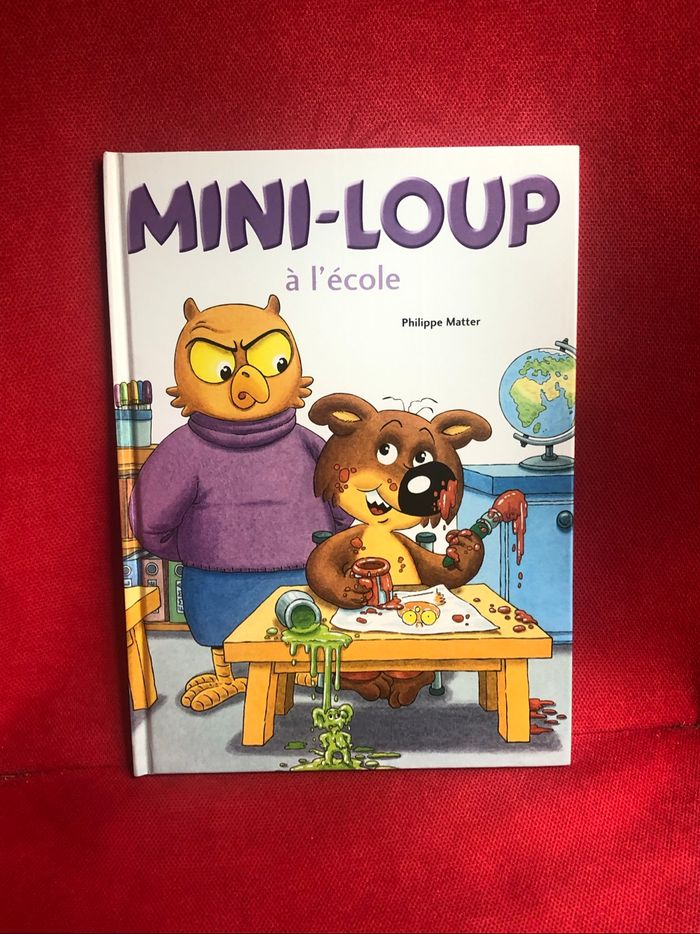 Livre mini loup à l’école