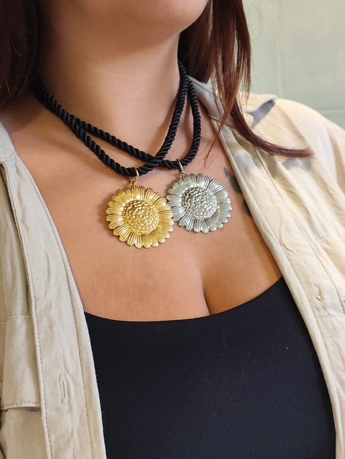 Collier fleur de tournesol 🌻 - photo numéro 3
