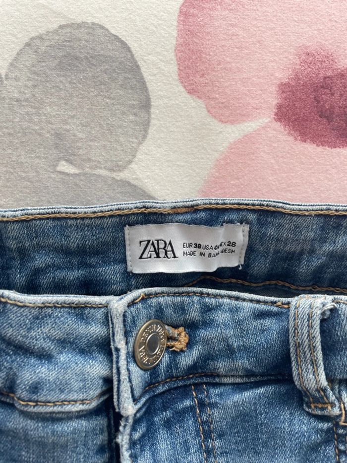 Jeans troué au genou - photo numéro 2