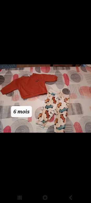 Tenue ensemble 🛹 comme Neuf Taille 6 mois
