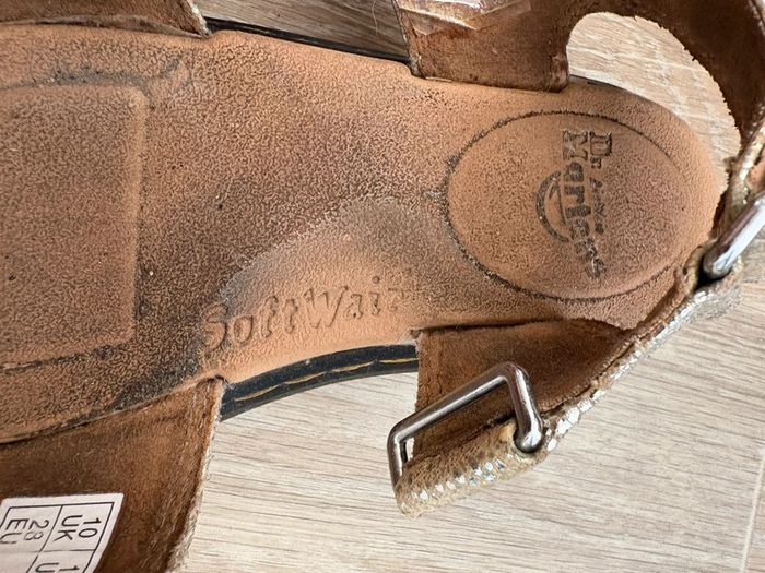 Sandales dorées effet craquelés à scratch Dr Martens pointure 28 - photo numéro 8
