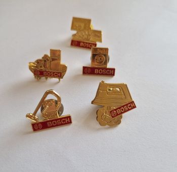Lot 5 Pin's Vintage Bosch Publicité Électroménager Dorés