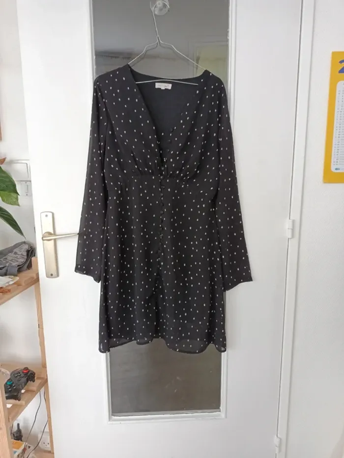 Robe voile à bouton
