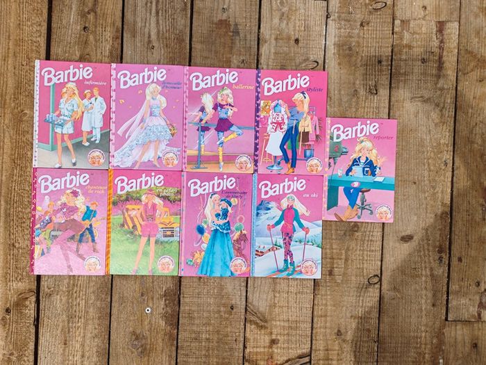Lot de 9 livres vintages - les aventures de barbie