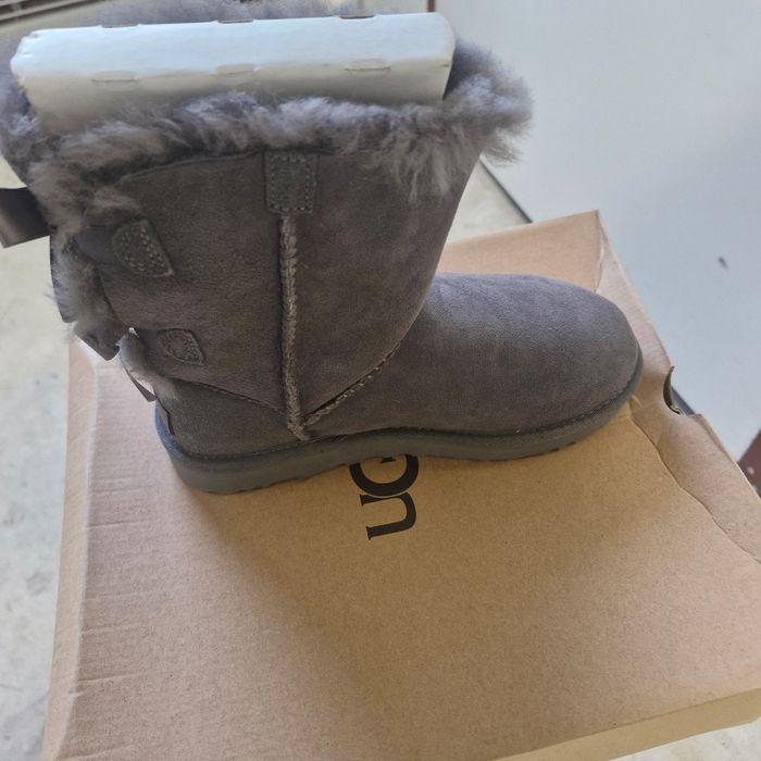 Ugg grise haute 2 nœuds - photo numéro 9
