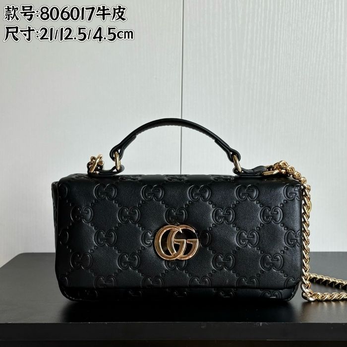 Gucci  806017