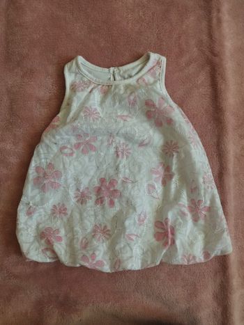 Robe fleurie et pailletée 12M