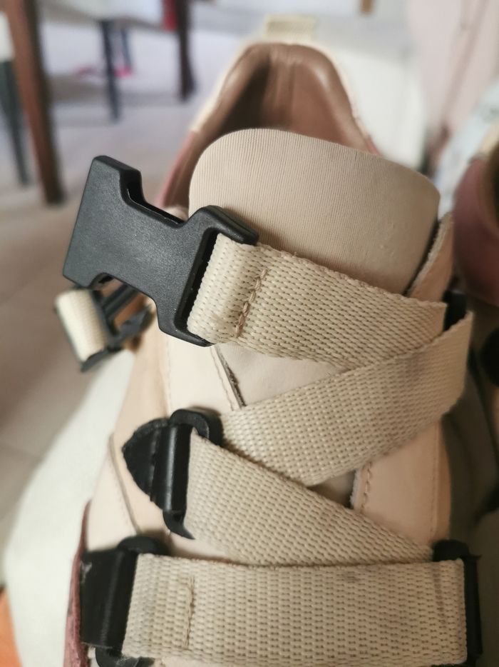 Belles sneakers cuir et enduit originales p 41 - photo numéro 3