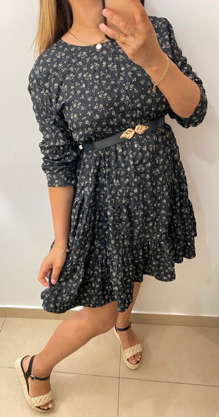 Robe ZARA Courte Imprimée Fleurs Avec Volant Taille M - photo numéro 4