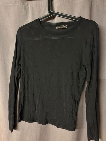 Haut transparent motif feuille