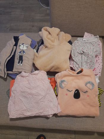 Vêtements filles 3, 6, 9, 12  mois