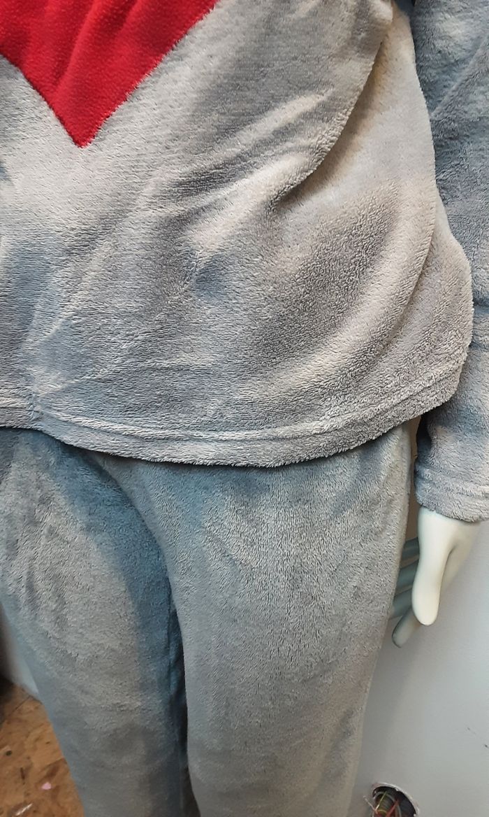 Pyjama tout doux  motif cœur/love pour femme Taille M ou 38 au - photo numéro 3