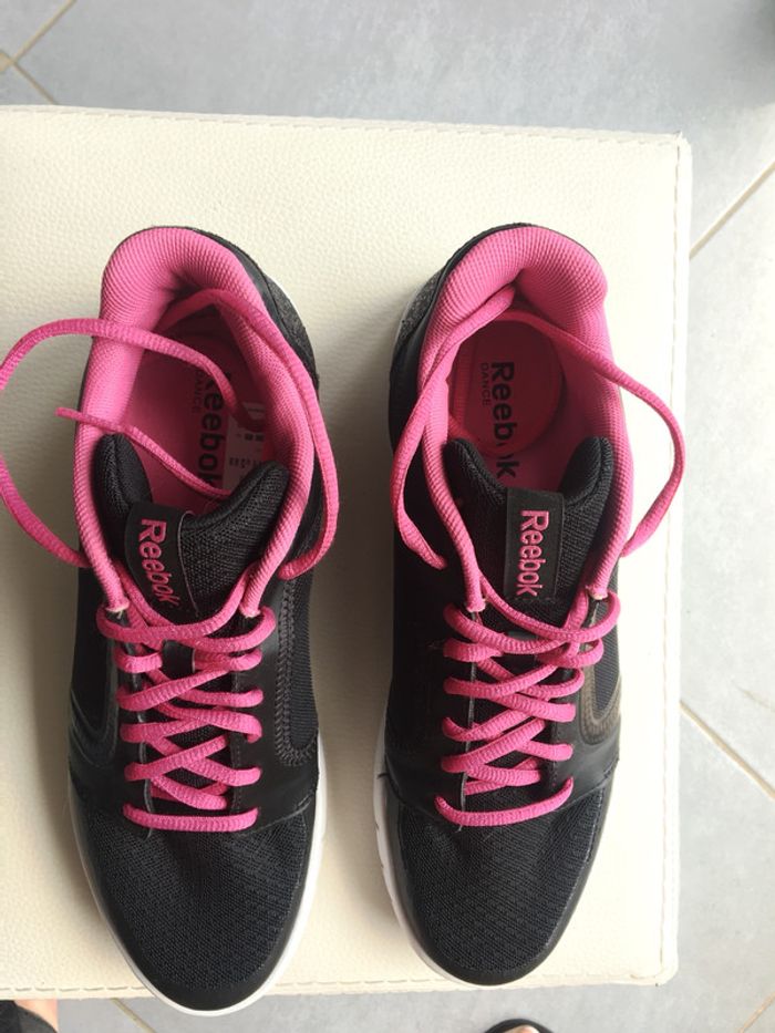 Basket reebok de fitness d’ange urlead noir et rose paillettes noir derrière - photo numéro 2