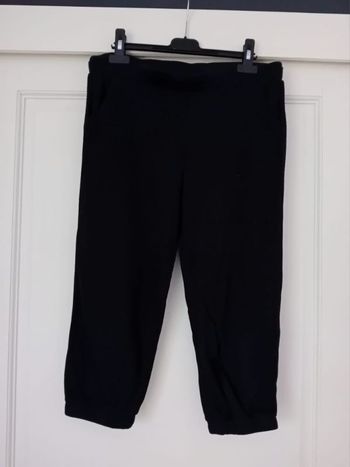 pantacourt sport noir lagear taille 12 = 40