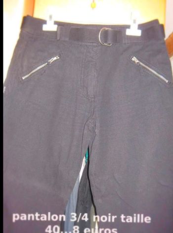pantalon  3/4  noir  taille 40