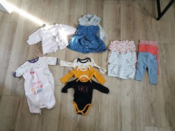Lot vêtements fille  1 mois