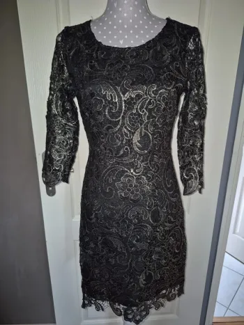 Robe dentelles originale