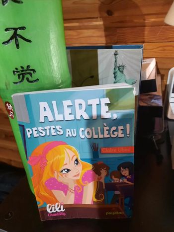 Livre jeunesse Alerte Pestes au collège