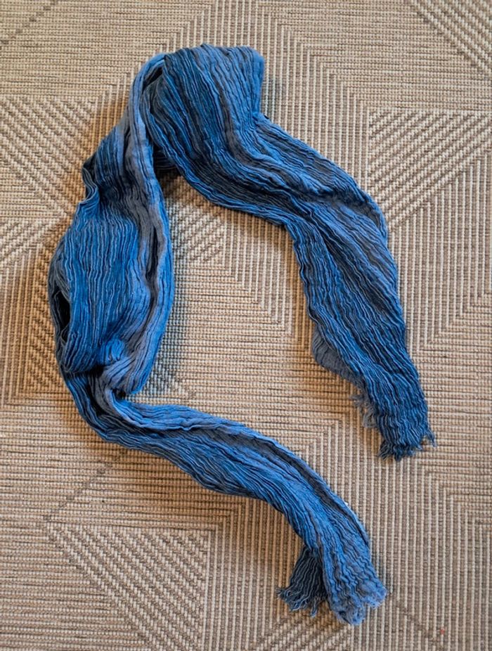 Foulard bleu - photo numéro 3