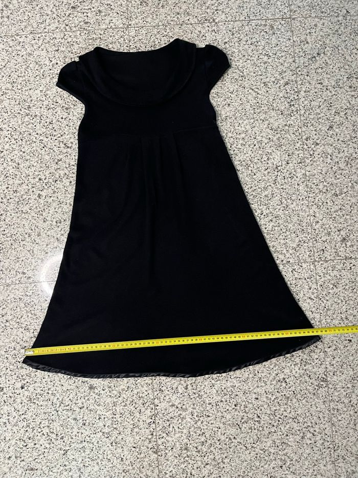 Robe noire col Claudine