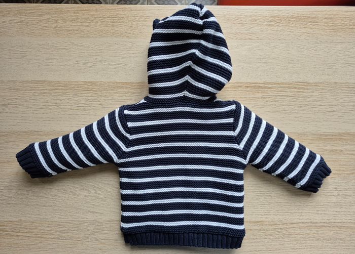 Gilet/manteau à capuche doublé - Kiabi – 9 mois - photo numéro 2