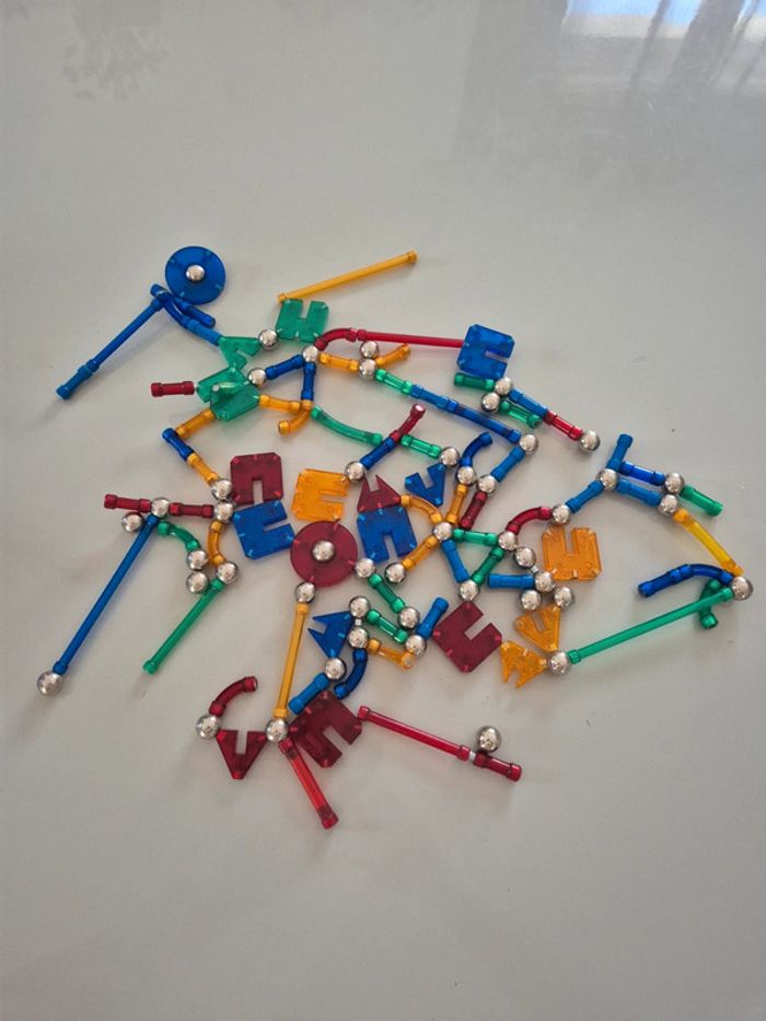 Jeu de construction magnétique Geomag – 133 pièces