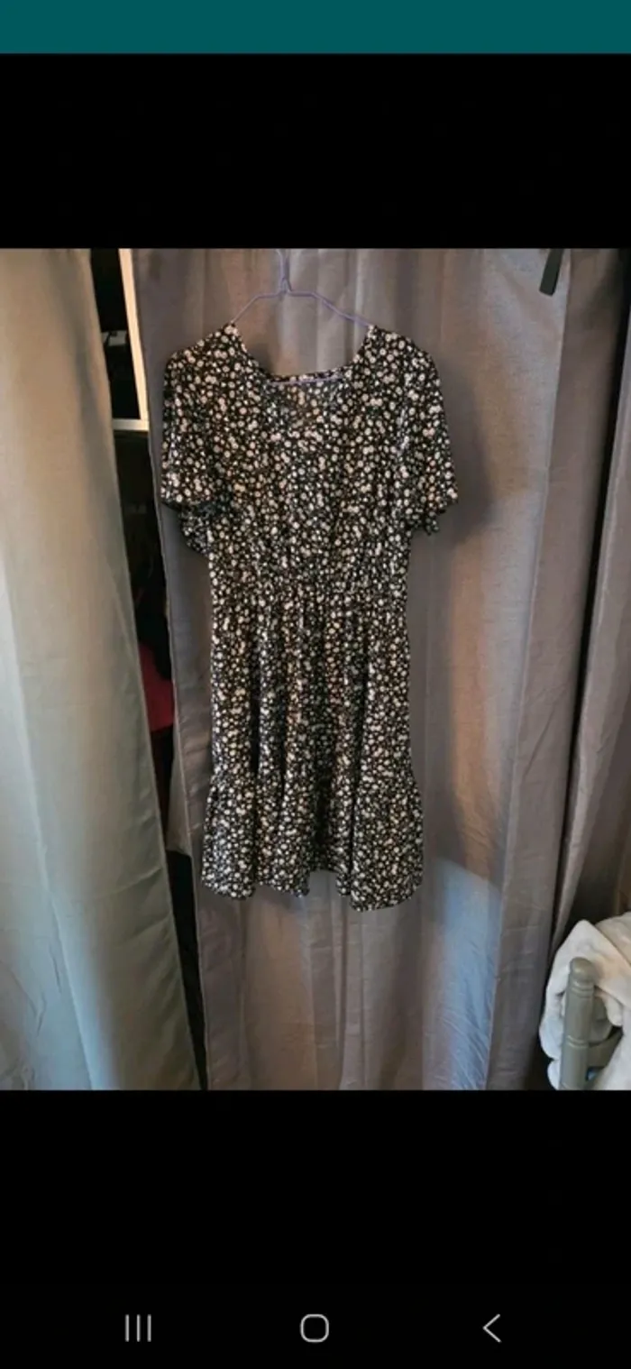 Jolie robe d'été 👗 fleurie taille M femme