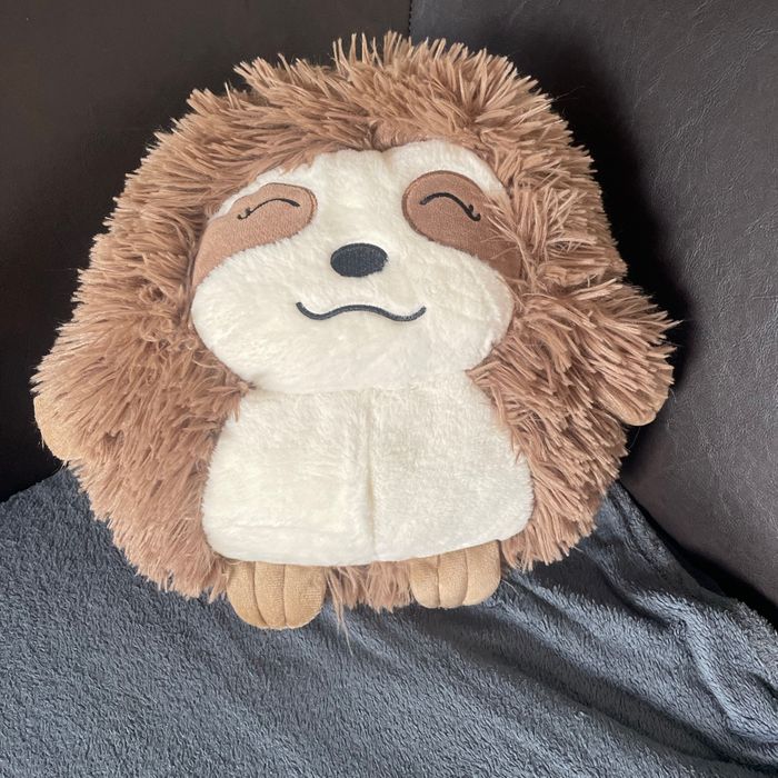 Peluche hérisson cache mains