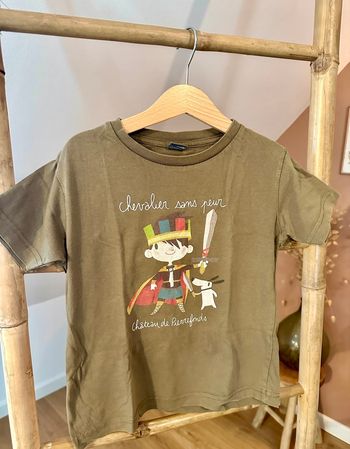 💜 Teeshirt kaki alma mater chevalier taille 6 ans 💜