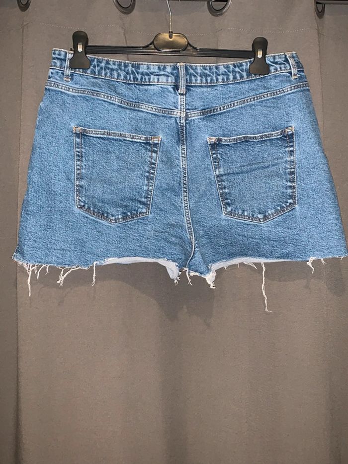Short en jean kiabi taille 46 - photo numéro 2