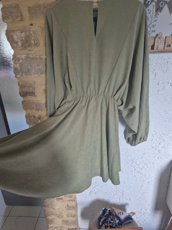 Magnifique robe courte verte olive manches ballon Daphnea taille L 40/42 - photo numéro 6