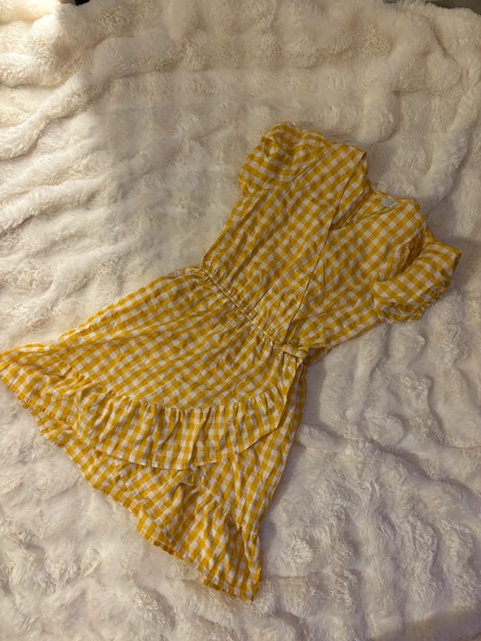Robe jaune à carreaux