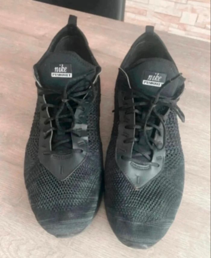 Baskets Nike noir T.45 - photo numéro 2