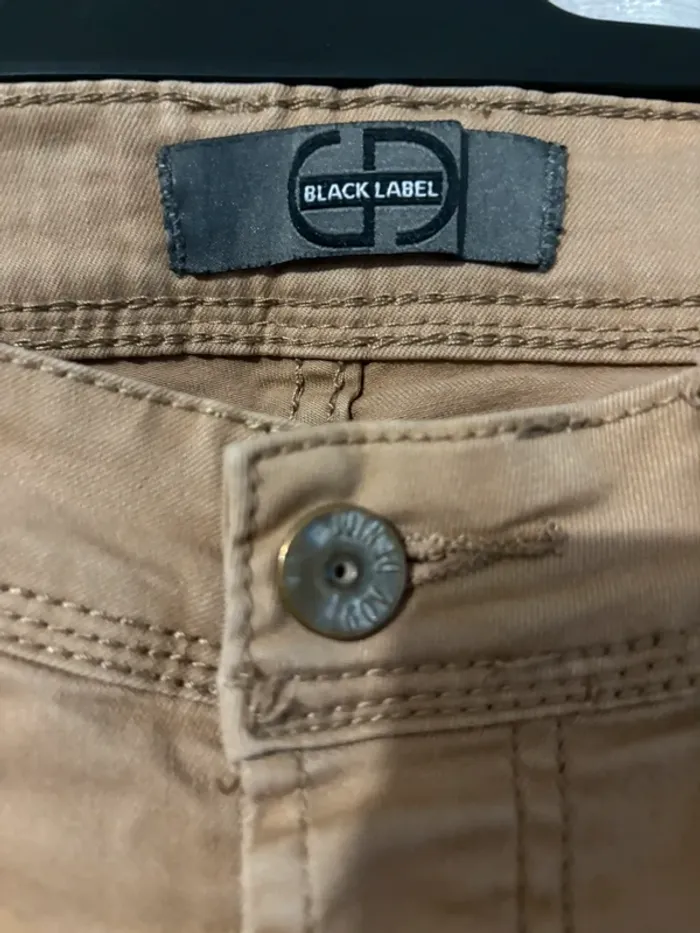 Jeans marron troué - photo numéro 4