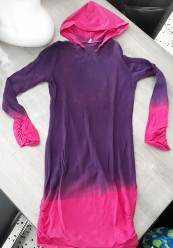 Pull /tunique léger(e) à capuche
