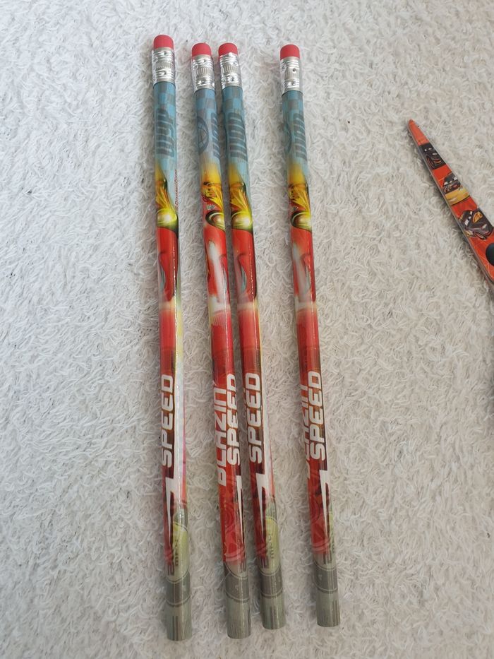 Lot de 4 crayons de mine et ciseaux cars - photo numéro 5