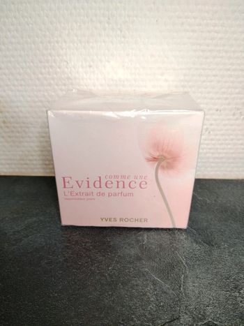 L'extrait de parfum Comme une évidence neuf
