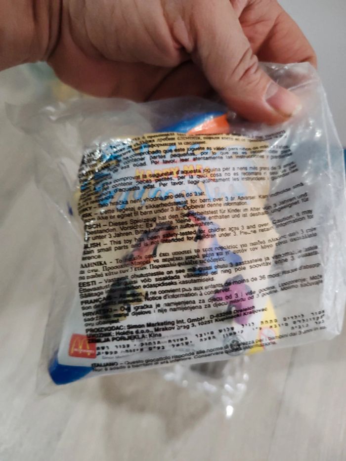 Figurine McDonald's pistolet à eau dinosaure) - photo numéro 4