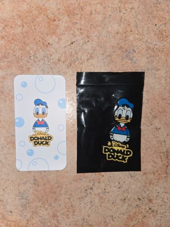 Pin's aimanté Donald neuf