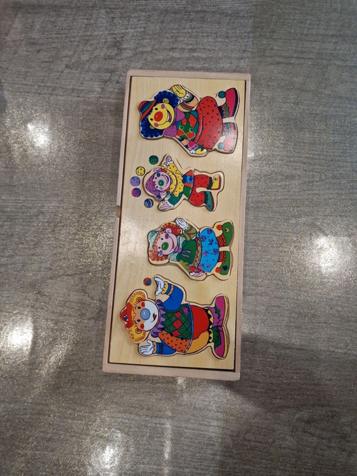 Puzzle clown en bois - photo numéro 2