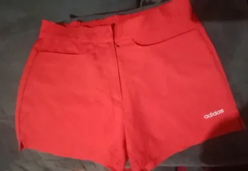 Short de sport rouge Adidas