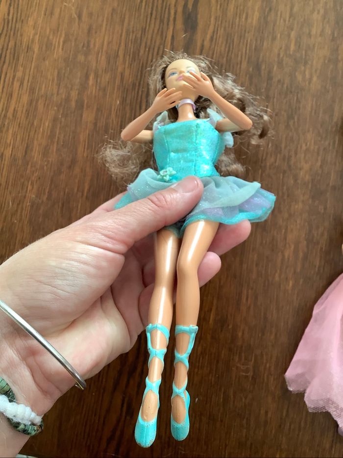 Barbie au bal des 12 princesses hadley et Barbie casse noisette - photo numéro 3