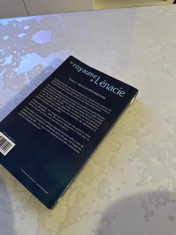 Livre le royaume de lénacie - tome 2 - vague de perturbations - Priska Poirier - photo numéro 4