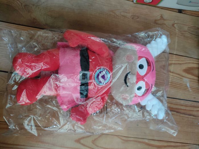 Peluche super héros neuve