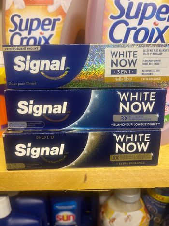 Lot de 30 dentifrices signal White now