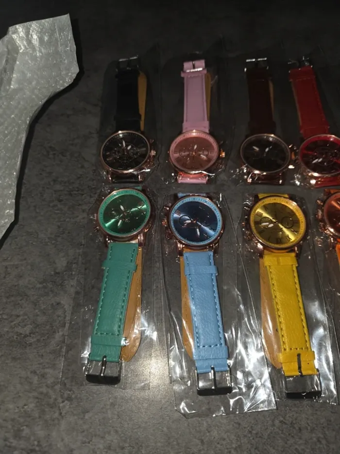 [NEUF] Lot de 10 montres - photo numéro 2