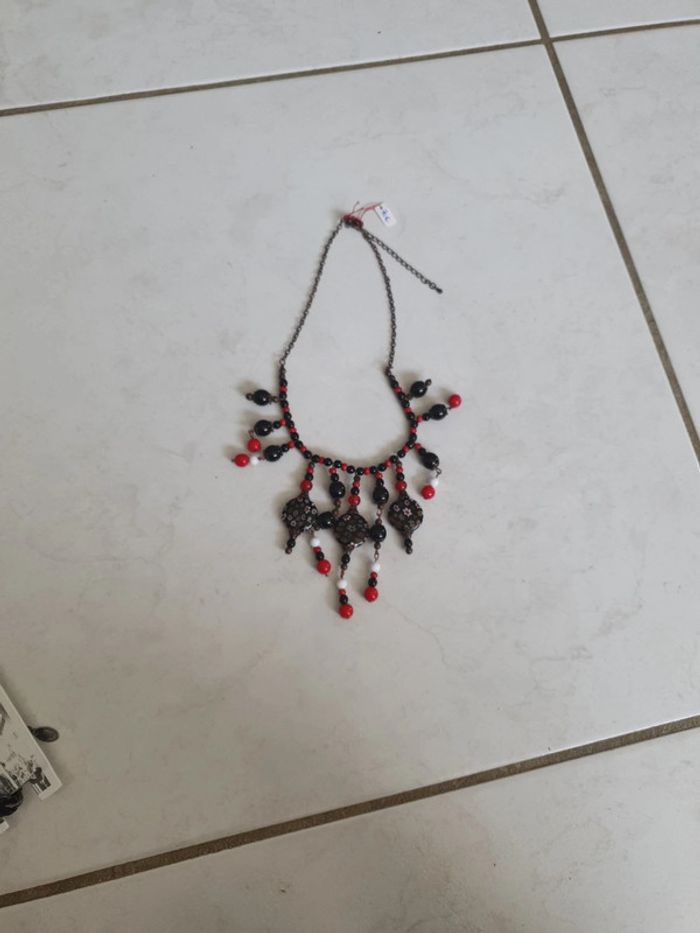 Collier femme neuf zz