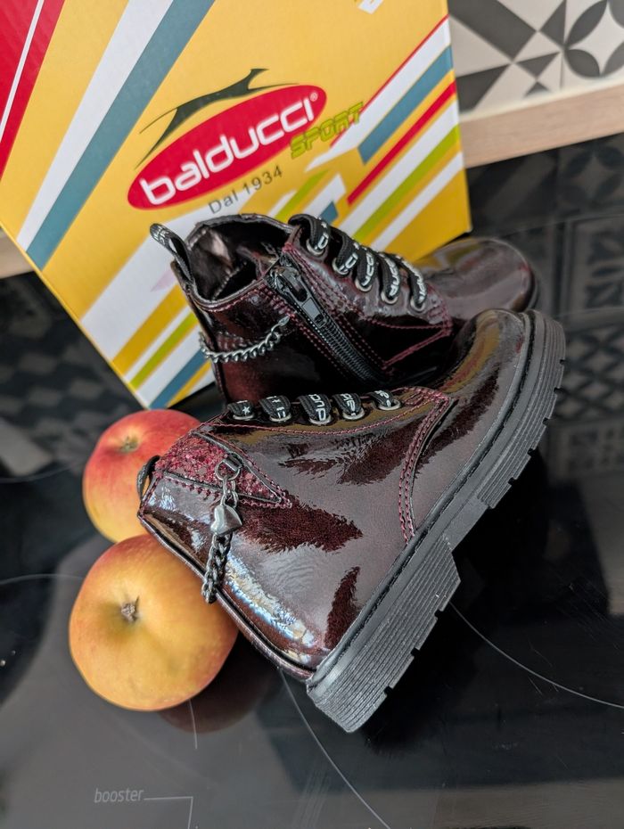 Chaussures fille. Taille 23. Neuf. Balducci