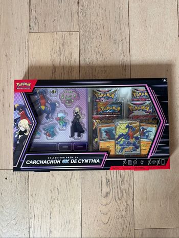 Pokémon Coffret Carchacrok ex de Cynthia Scellé